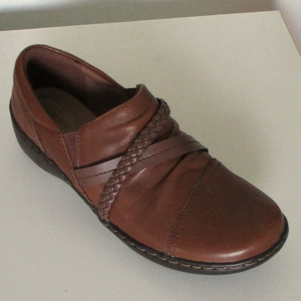 Clarks Collection Womens Tan Leather Loafer - Size 9N